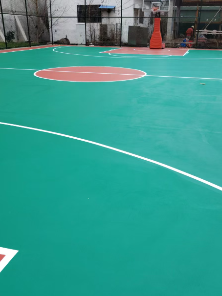 阜宁 球场长期使用易出现地面开裂